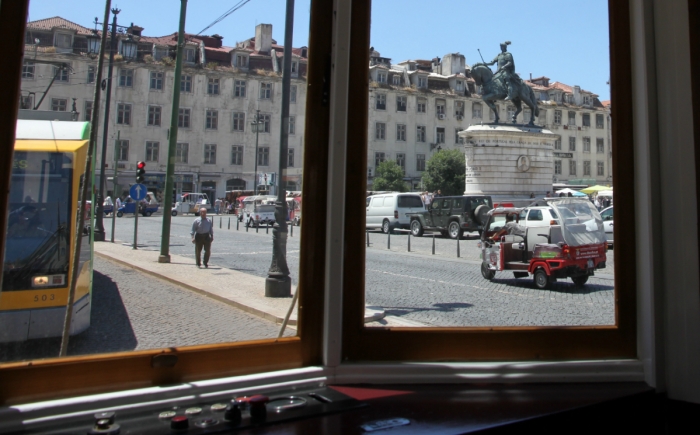 Tram in Lissabon met kinderen
