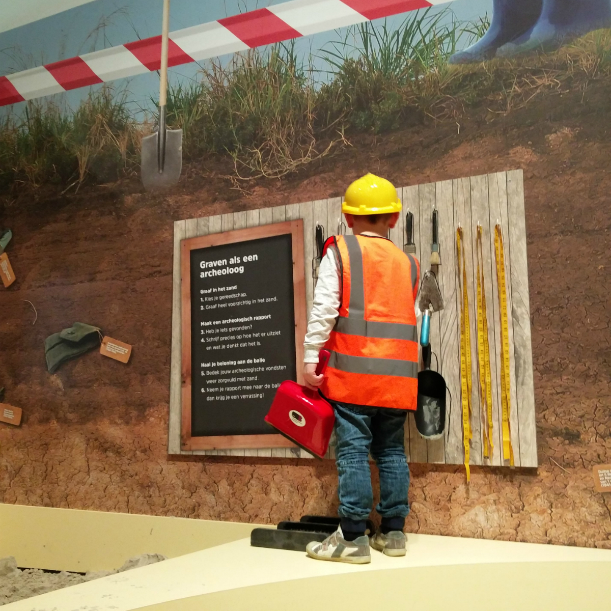 Noordbrabants Museum met kind opgraving