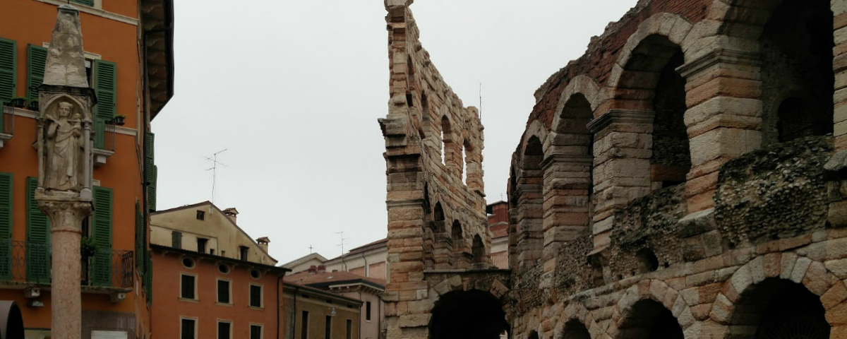 Arena van Verona zijkant