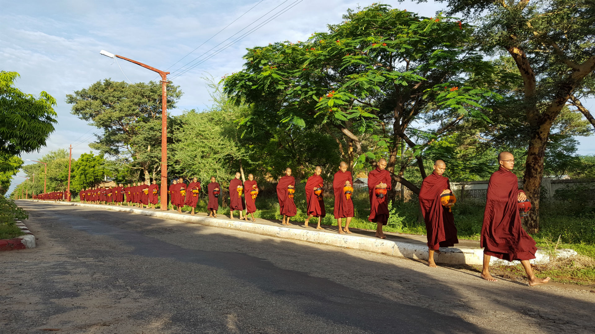 Monniken bij Bagan