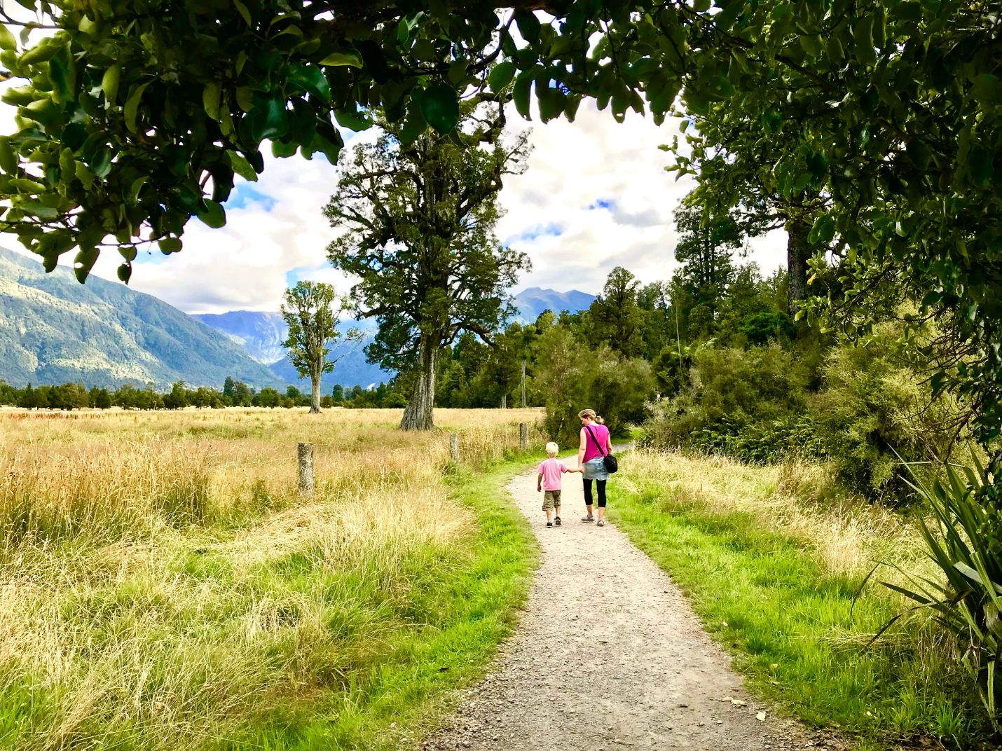Nieuw-Zeeland met een kind bij Lake Matheson