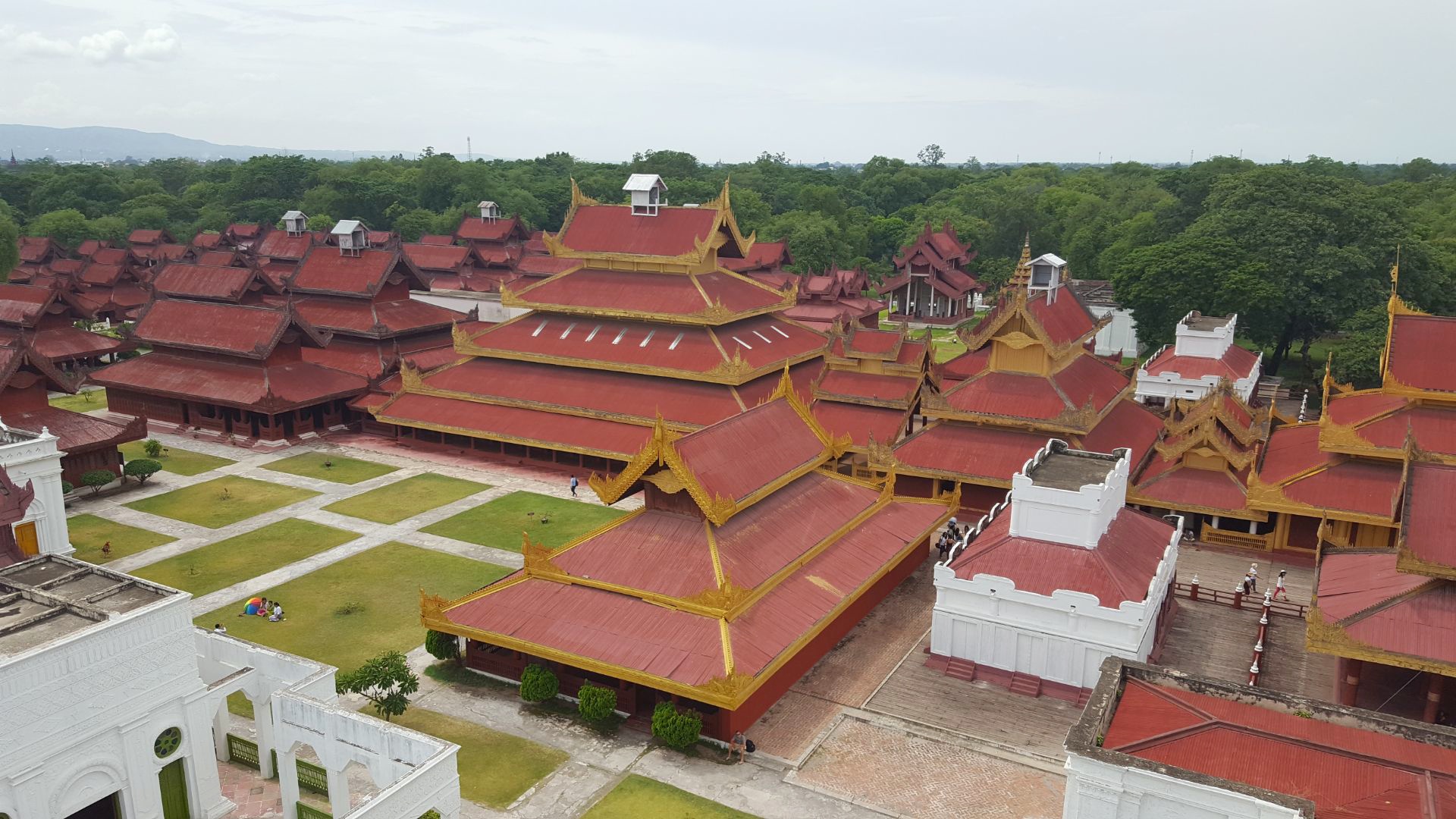 Mandalay Palace met kind