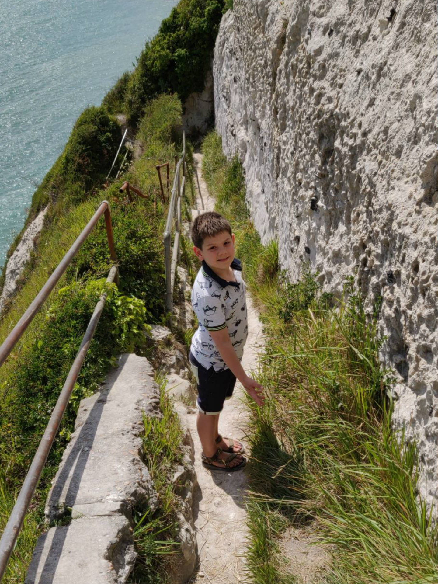 Wandelen bij de White Cliffs of Dover met kind